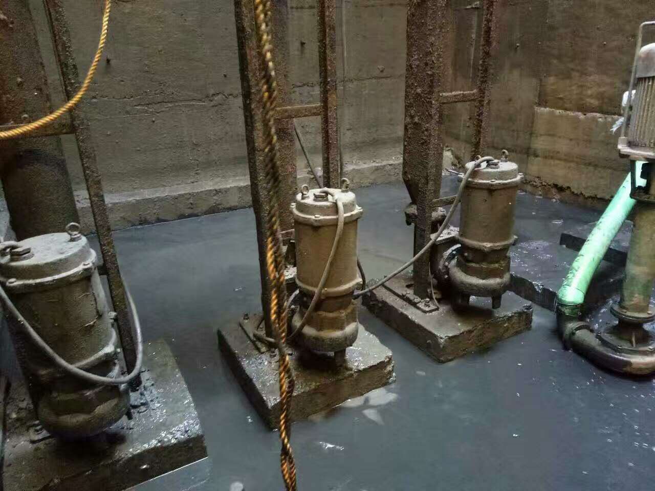 西吉污水池清理